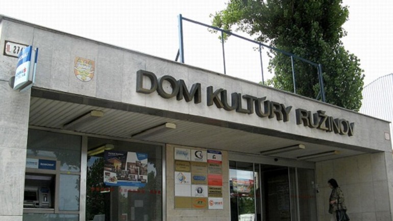 V ružinove odštartovali prednášky o zdraví, museli pridávať stoličky - dk-ruzinov-original