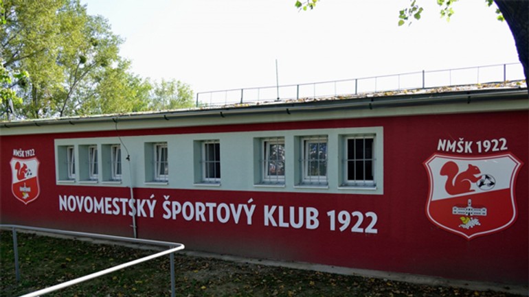 Novomestskí futbalisti dostali vynovený areál, využijú ho najmä deti - nmsk_1