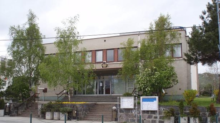 Rača schválila rozpočet – najviac peňazí pôjde na rekonštrukciu škôlok - Miestny_úrad_Rača