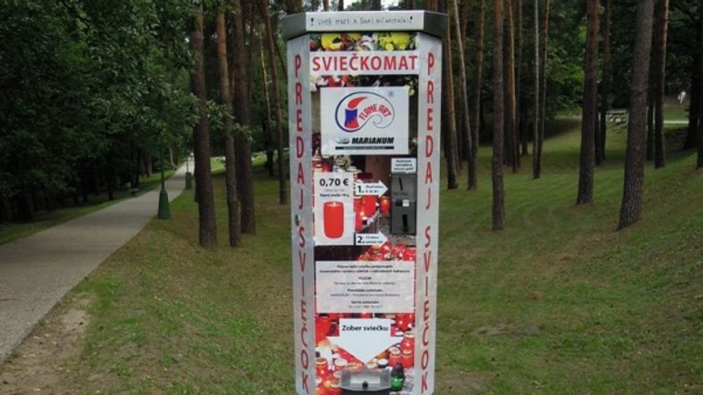 V lamačskom krematóriu majú prvý automat na sviečky - Svieckomat1