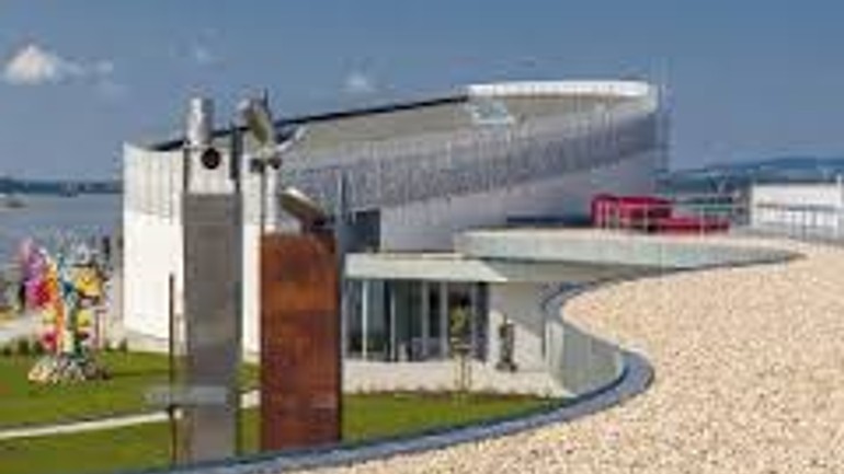 V danubiane otvorili výstavu maďarského umenia crossing borders - images