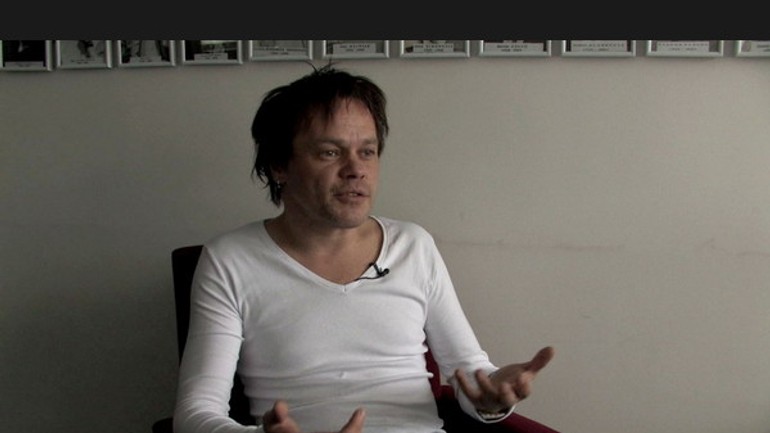 Už v piatok sa začne ružinovský knižný festival aj s robom rothom - Robert_Roth_ZO_ZAKULISIA_SND2_resize