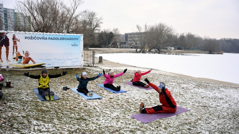 Cvičenie jogy na Draždiaku