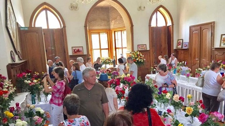 Foto: v kaštieli v ivanke pri dunaji môžete obdivovať ruže z celého sveta - r6