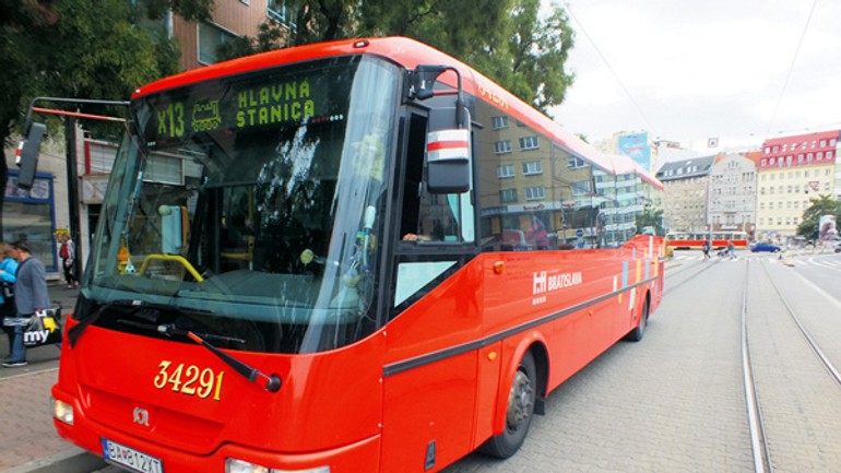 Bratislavčanov čakajú najbližšie dni obmedzenia v mhd - x13