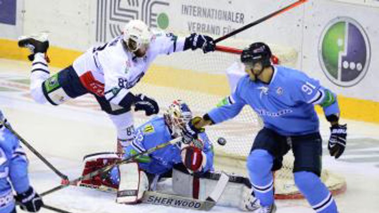 Hokejisti slovana prehrali posledný zápas základnej časti khl - hcslovan_medvescak