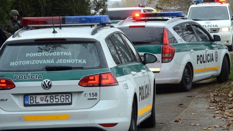 Muž nahlásil bombu v banke a museli evakuovať všetky jej petržalské pobočky - 18891494_1598552463508303_4336945205785763022_o