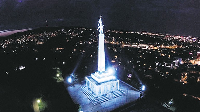 Slavín je opäť dominantou aj v noci - slavin_noc1