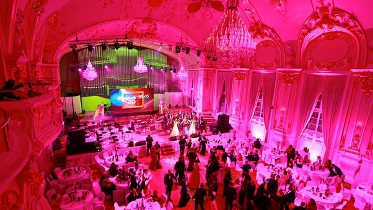 Bodku za plesovou sezónou dá bratislavský bál. udelí sa aj tradičná cena - ba bal mag