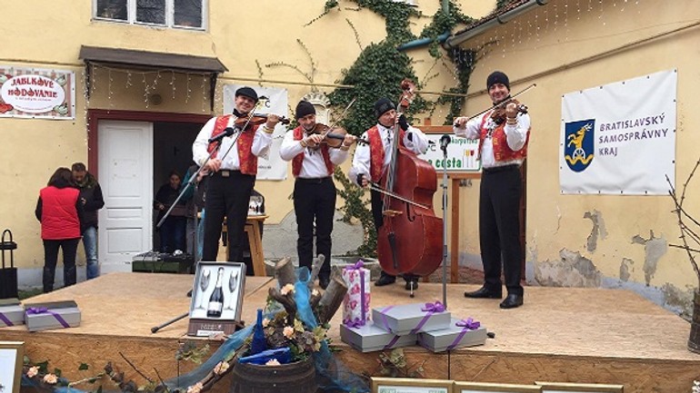 Svoje pivnice dnes otvára 200 vinárov - BSK Deň otvorených pivníc až do sobotného večera (4)