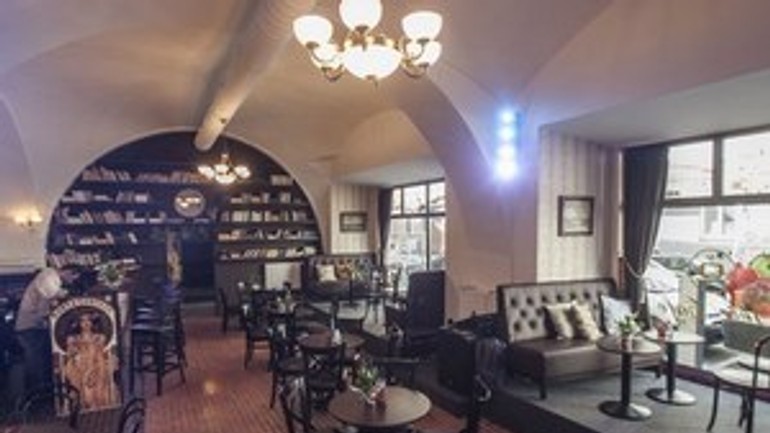 Okrem kaviarne dostal starostkin stranícky kolega aj obecnú televíziu - telecafe