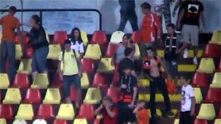 Mladík zodpovedný za výbuch na štadióne zostáva za mrežami - delobuch_futbal