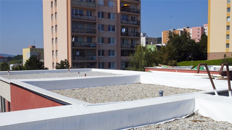 Materská škola na kramároch dostala novú strechu - kramare_strecha