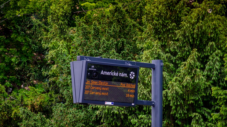 elektronické informačné tabule DPB