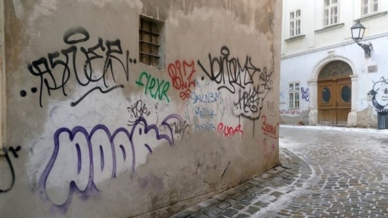 Vlastníci budov môžu opäť požiadať o príspevok na odstránenie grafitov - grafity