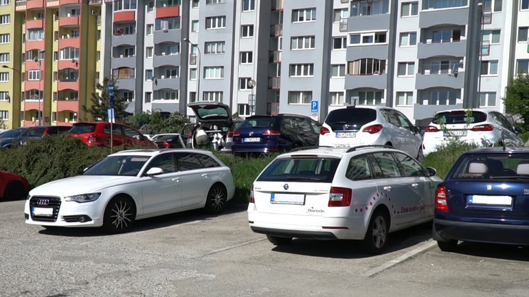 Parkovisko Karlova Ves Ľ. Fullu