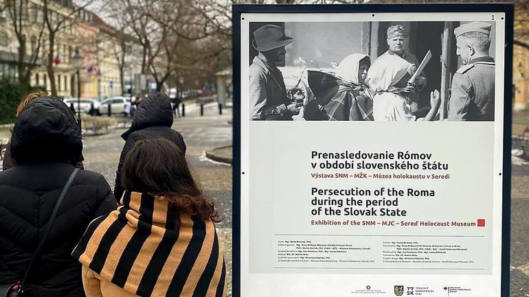 Výstava Prenasledovanie Rómov