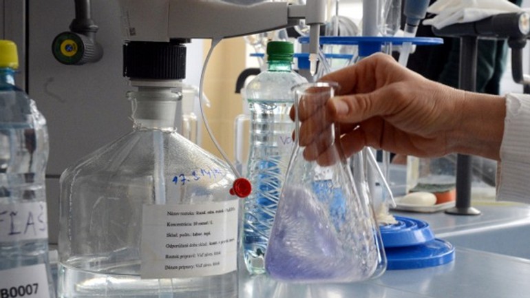 Skontrolovali 2387 vzoriek vody zo studní - voda_analyza