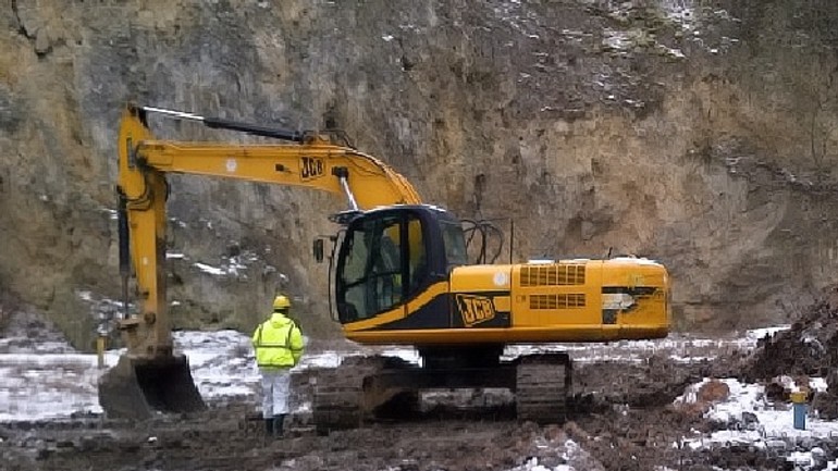 Z kameňolomu v devínskej začali odvážať gudróny - Gudróny