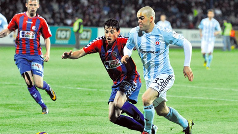 Šk slovan je blízko k zisku ďalšieho titulu - Se slovan1