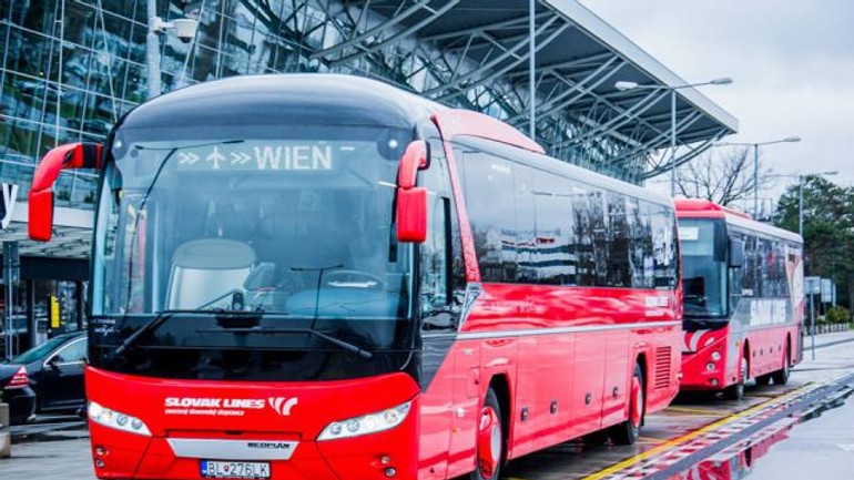 Do viedne vás slovak lines odvezie najmodernejším autobusom - slovak_lines_neoplan