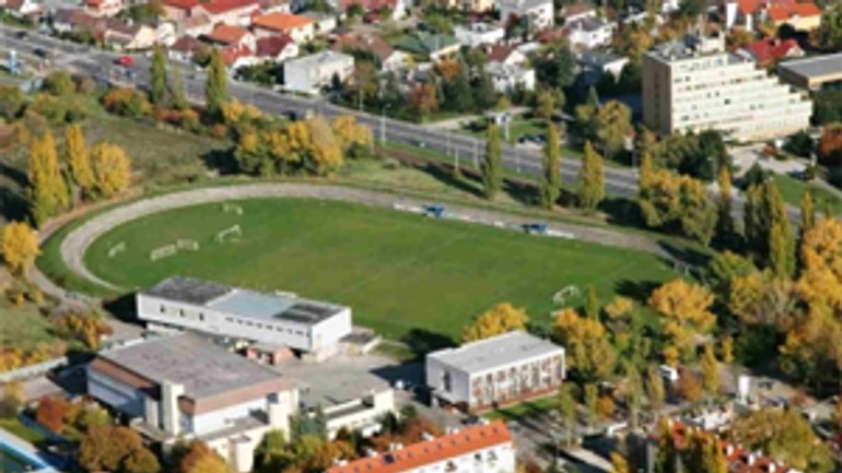 Pohostinstvá v rači budú päť dní v týždni zatvárať o 22.00 h - raca_stadion2