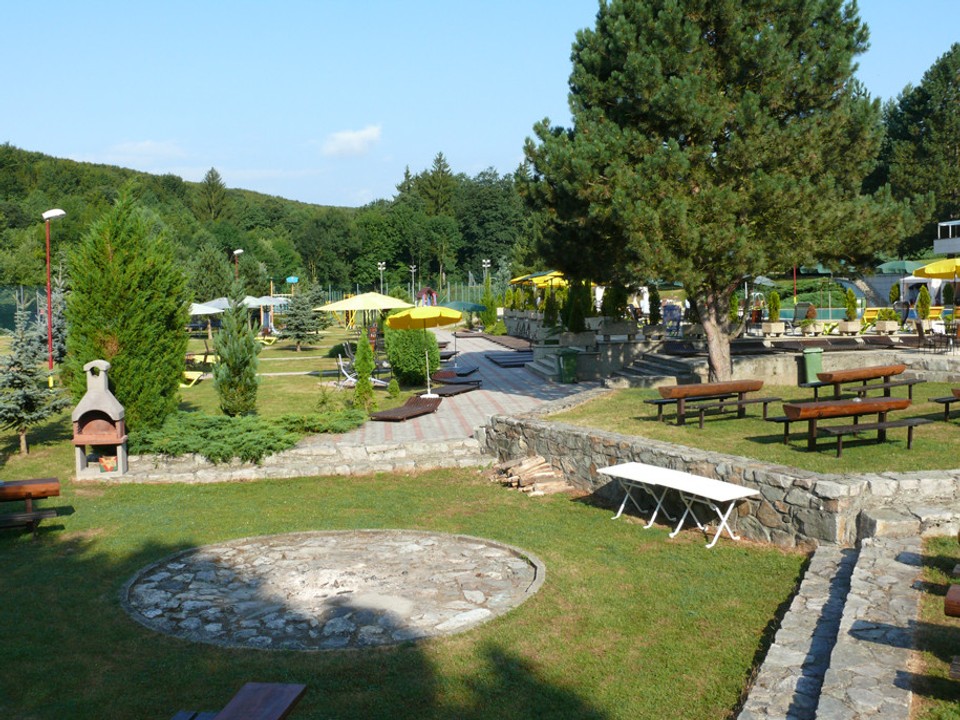 Areál ubytovne slúžiacej poslancom