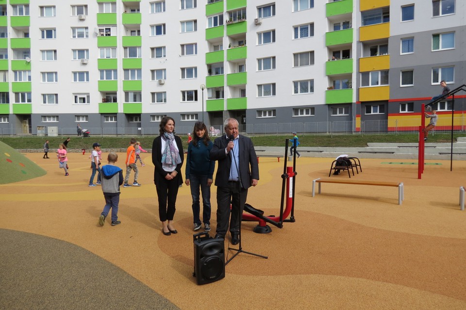 Sstarosta Petržalky Bajan pri otvorení športového areálu Jama