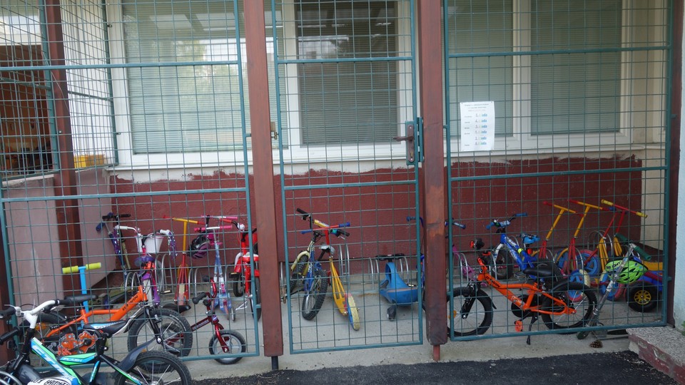 Garáž pre bicykle na Bzovickej