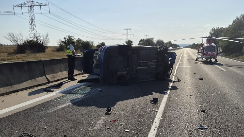 Na diaľnici D1 sa stala hromadná nehoda, dopravu museli odkloniť