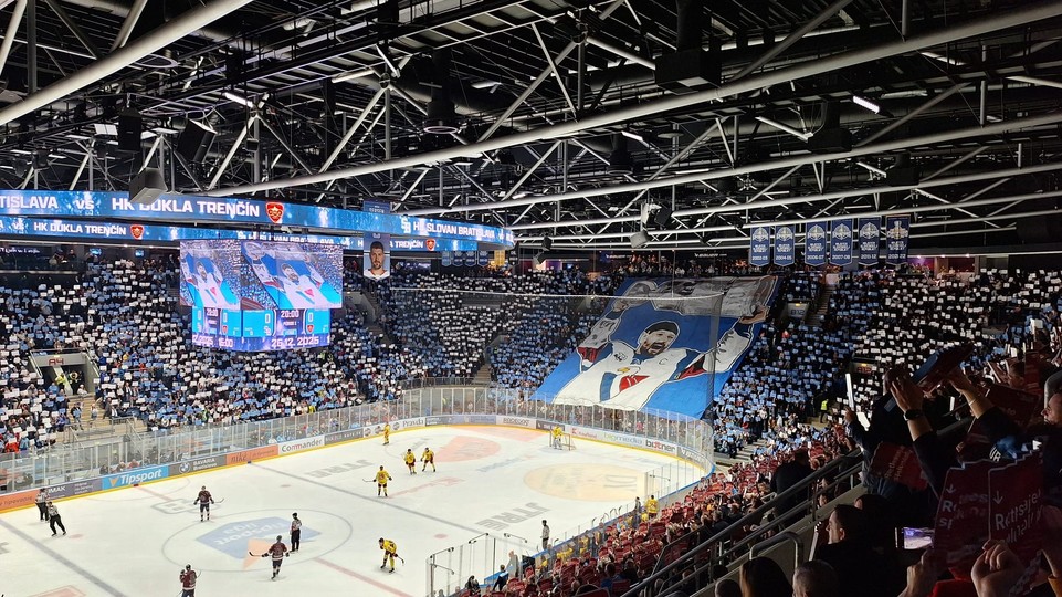 Boj hokejistov Slovenska o medailu môžete cez víkend naživo sledovať aj na Zimnom štadióne Ondreja Nepelu