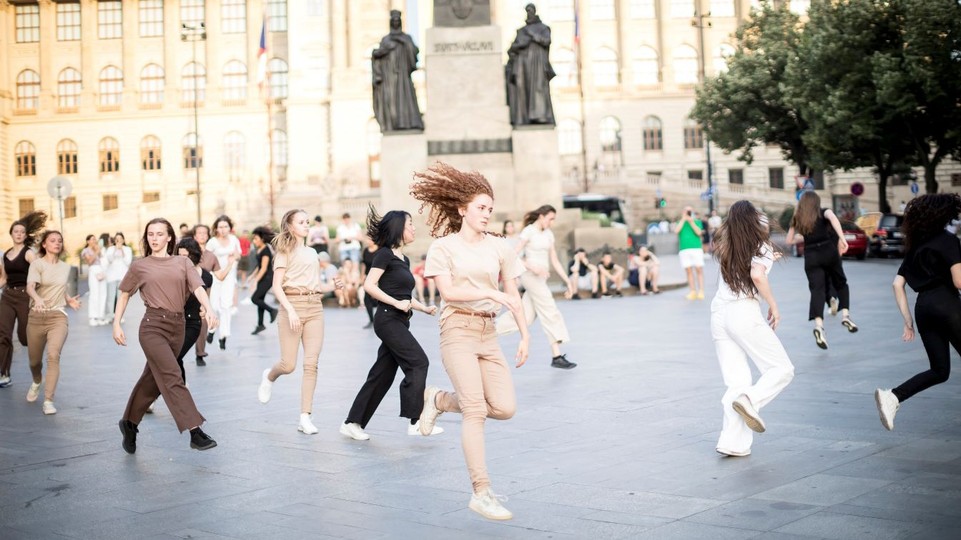 Tanečnice sa premenia na stádo koní: Bratislava v pohybe uvedie site-specific performanciu City Horses