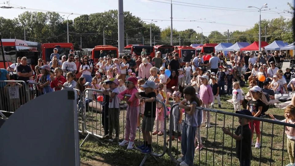 Dopravný podnik predstavil 80 nových autobusov, do konca roka pribudnú ďalšie