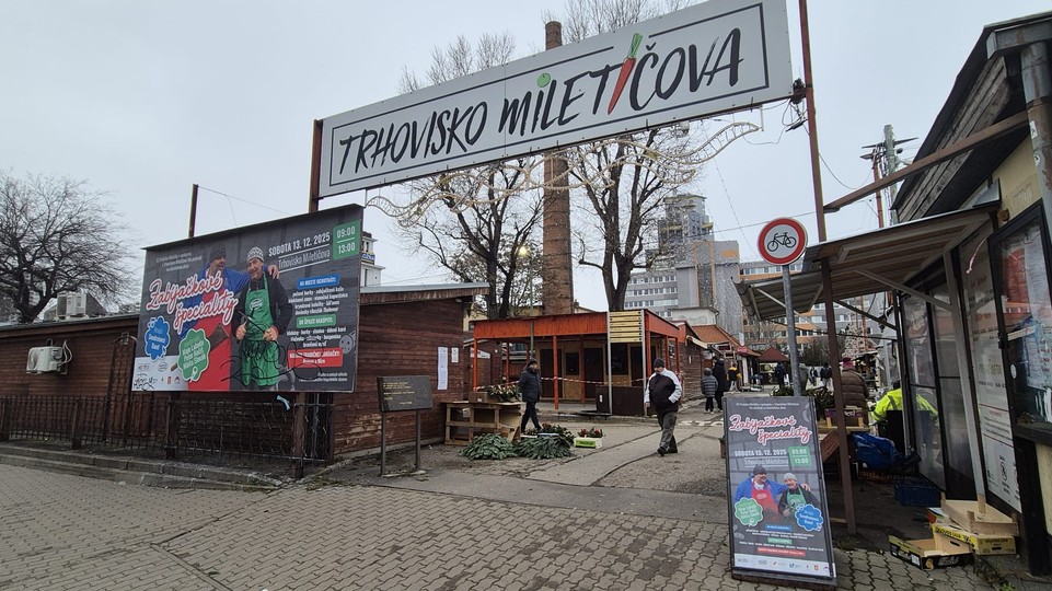 Násilie na Miletičke: Agresor spôsobil obeti vážne zranenie hlavy, polícia zvrejnila fotku podorivého