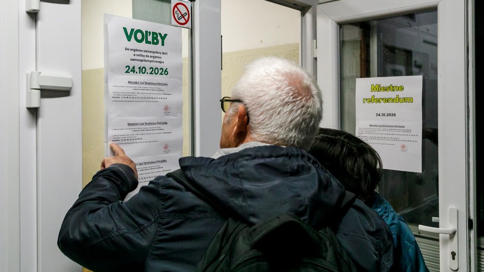 V Bratislavskom kraji sa začali voľby načas a bez problémov