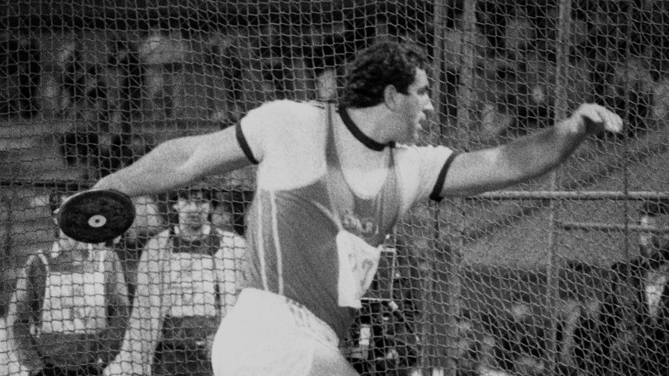 Zomrel legendárny diskár Imrich Bugár, svoj talent začal rozvíjať v Slávii SVŠT Bratislava