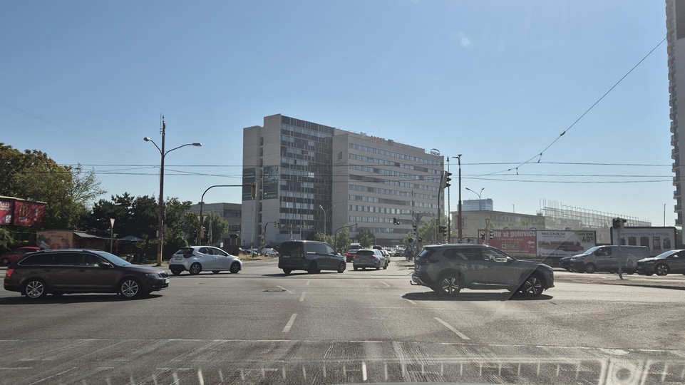 Na križovatke Jarošovej a Kukučínovej treba počítať s obmedzeniami, neodbočíte ani z Račianskej