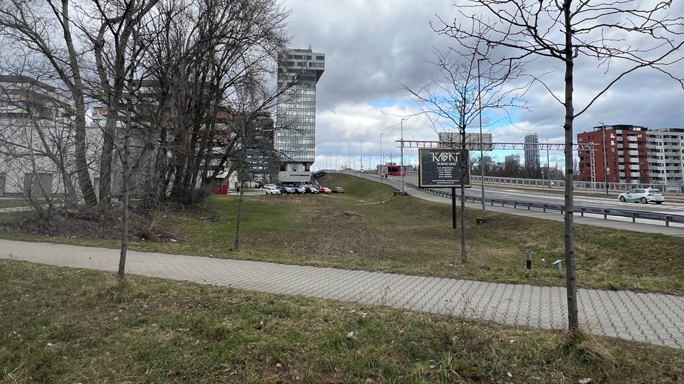 Vyrastie za supermarketom na Muchovom námestí ďalší bytový dom?