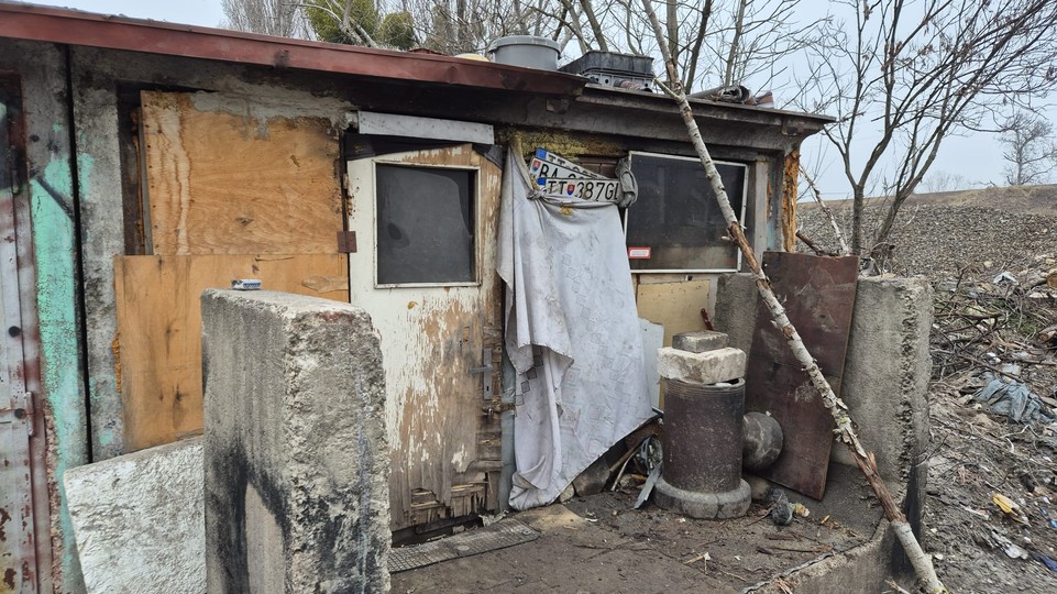 Poznáte túto lokalitu v Bratislave? Neuveriteľné množstvo špiny a miesta, z ktorých ide strach