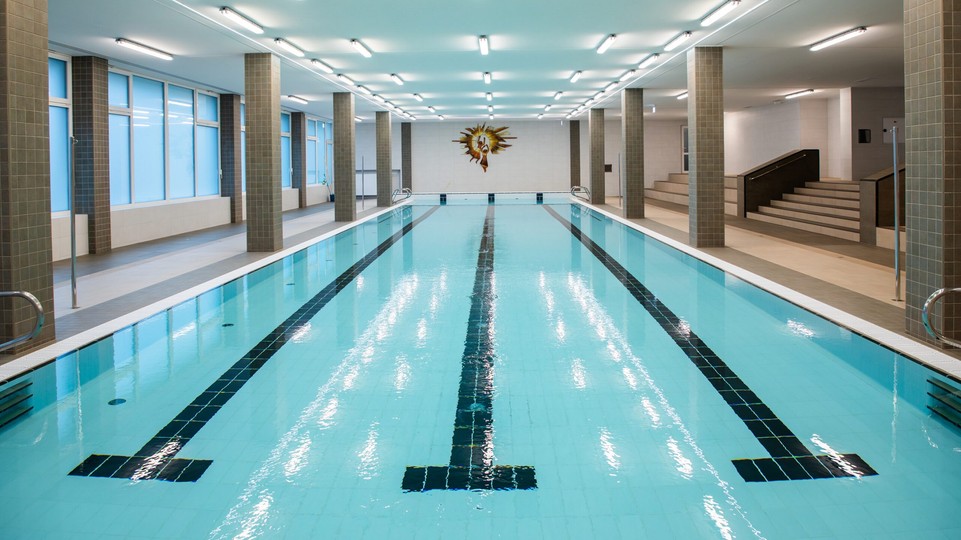 V Petržalke sú od polovice januára dostupné pre verejnosť dva obnovené školské bazény