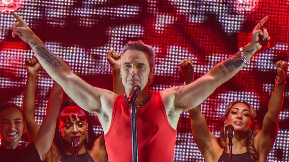 Na festivale Lovestream vystupuje hviezda za hviezdou, druhý deň zakončili Sophie Ellis-Bextor a Robbie Williams