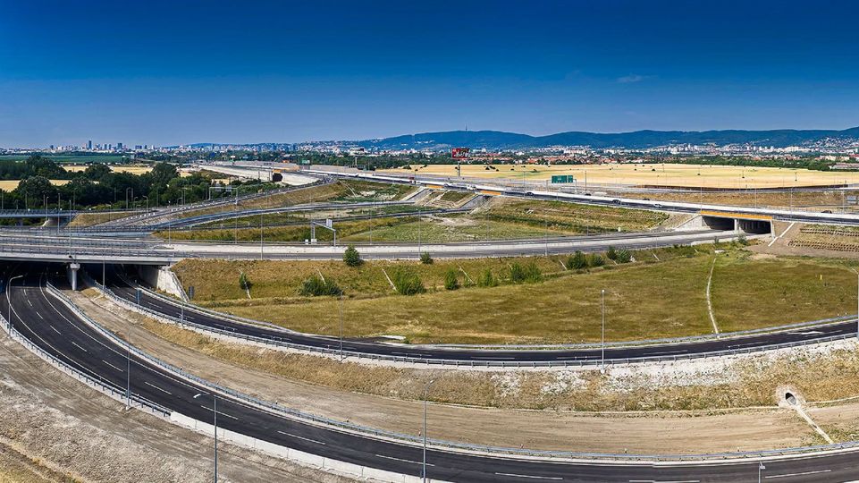 Vedeli ste? Celý vonkajší bratislavský obchvat na D4 môžu motoristi využívať bezplatne
