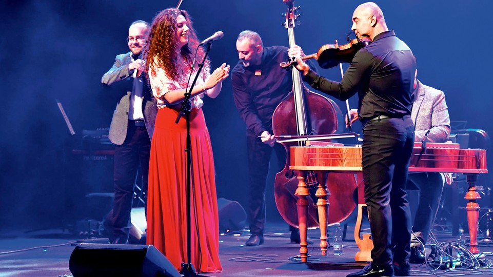 Krásny úspech: Speváčka z Petržalky dobyla albumom s rómskou hudbou vrchol svetového rebríčka