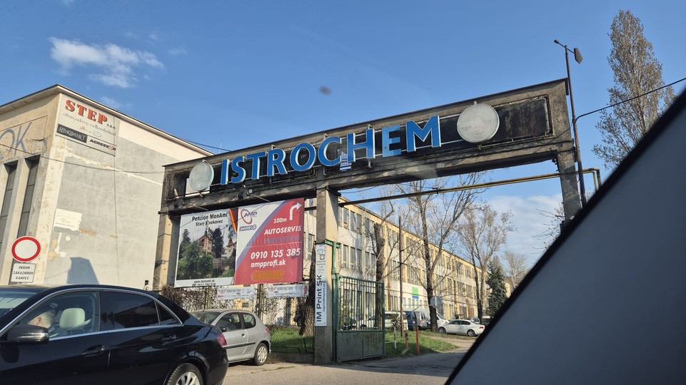Areál Istrochemu sa zmení na mestskú štvrť, vstupuje do prípravy budúcej transformácie