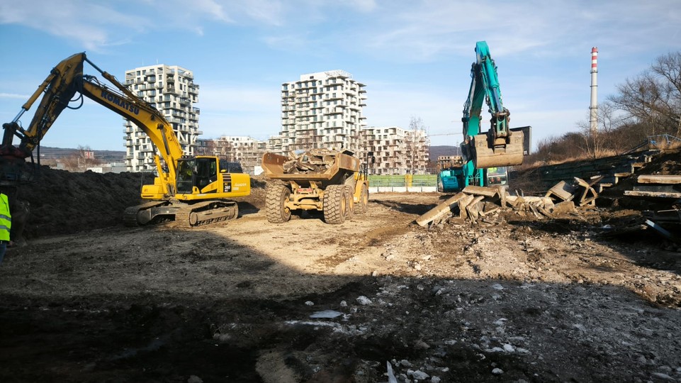 Začala sa obnova štadióna ŠKP v Dúbravke, má byť dokončená do 5 rokov