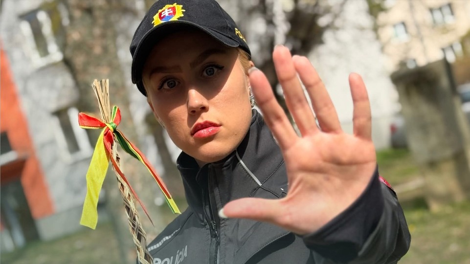 Ak žena povie nie, znamená to nie, odkazujú policajti k oblievačke