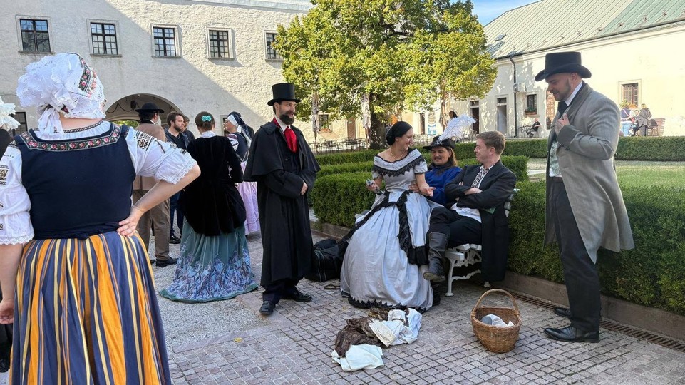 Tip na víkend: Na hrade Červený Kameň budete môcť stretnúť sedem osobností dejín