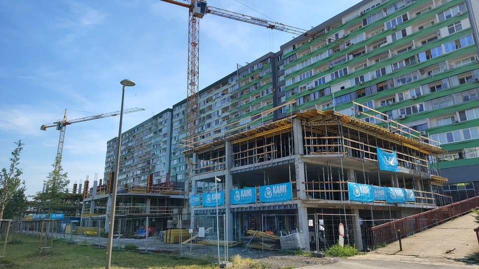 Na Jasovskej v Petržalke pokračujú práce na projekte Citypark Petržalka, nahradí ruiny skeletu Domino