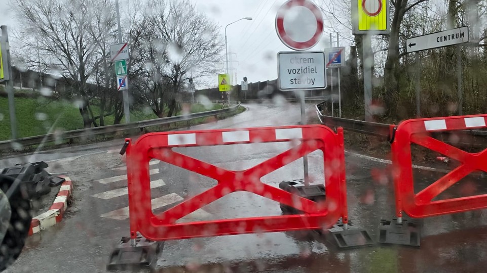 Potrvá to mesiace: Vjazd na D2 z ulice Janka Alexyho v Dúbravke zostáva uzavretý
