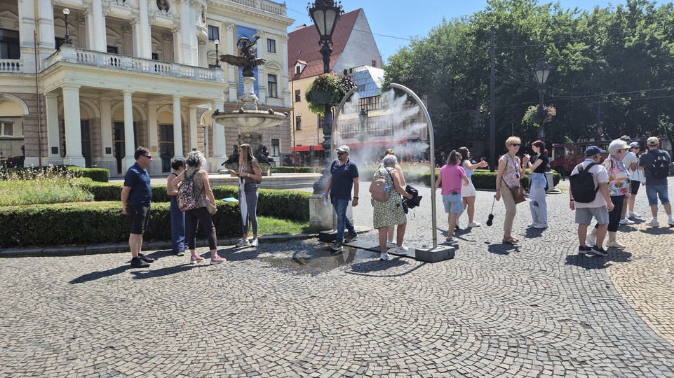 Horúčavy pokračujú aj v pondelok, miestami môže byť viac ako 38 stupňov Celzia